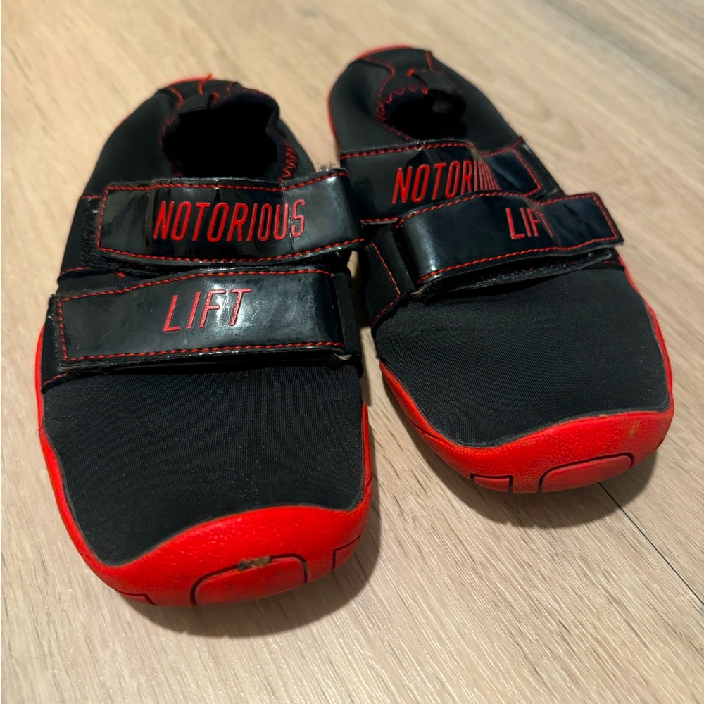 Shoes - Gym, weight training, sports